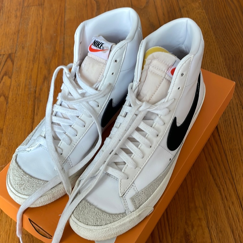 Nike Blaze Mid ‘77 women size 9